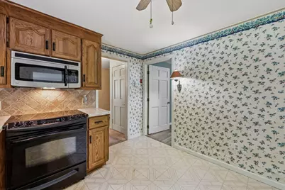 907 Main St, Wilbraham, MA 01095 - Photo 11