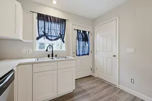13 Dexter St, North Attleboro, MA 02760 - Photo 5