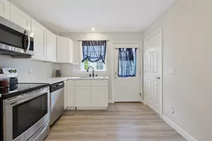 13 Dexter St, North Attleboro, MA 02760 - Photo 3