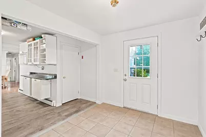 16 Edgelawn Ave, Chelmsford, MA 01863 - Photo 17