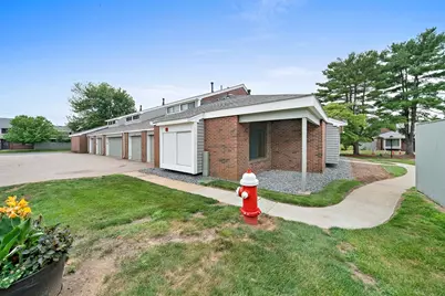 47 Rosewood Dr #47, Stoughton, MA 02072 - Photo 3