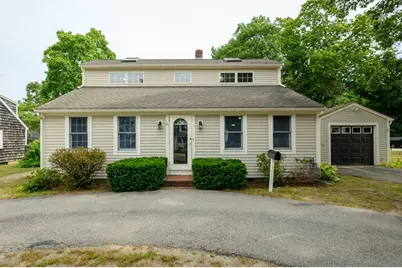21 Pembroke St, Kingston, MA 02364 - Photo 1