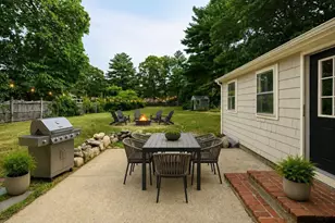21 Pembroke St, Kingston, MA 02364 - Photo 5
