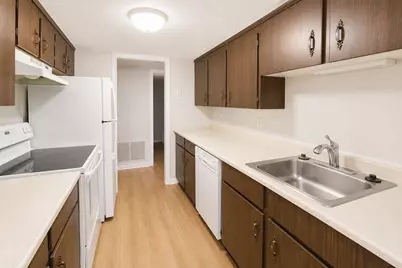39 Christopher Dr #G, Stoughton, MA 02072 - Photo 3