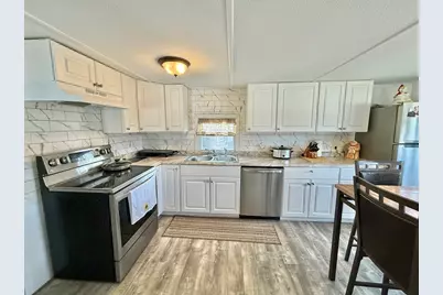 281 Chauncey Walker St #170, Belchertown, MA 01007 - Photo 7
