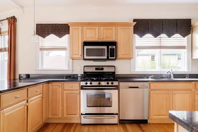 2-4 Peabody Rd, Stoneham, MA 02180 - Photo 9