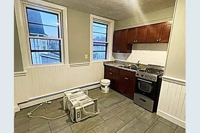 566 Shirley St, Winthrop, MA 02152 - Photo 15