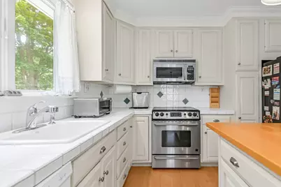 315 Hale St, Beverly, MA 01915 - Photo 9