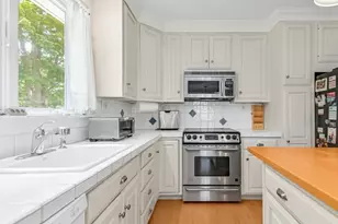 315 Hale St, Beverly, MA 01915 - Photo 9