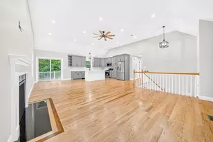 6 McHugh Ave, Billerica, MA 01821 - Photo 3