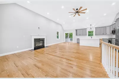 6 McHugh Ave, Billerica, MA 01821 - Photo 11