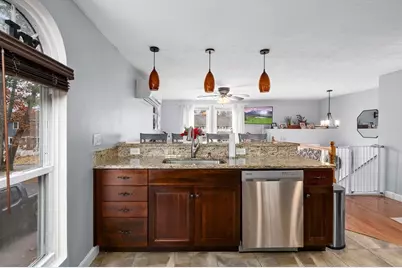 14 Malvern Ave, Tyngsborough, MA 01879 - Photo 9