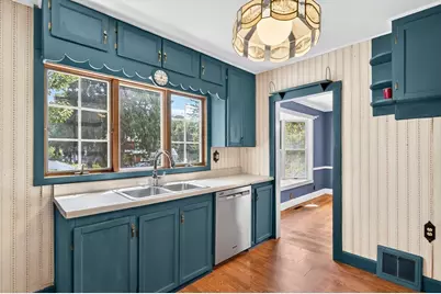 121 Poplar St, Greenfield, MA 01301 - Photo 9
