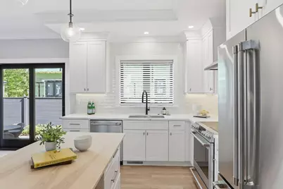 36 Loomis #302, Bedford, MA 01730 - Photo 3
