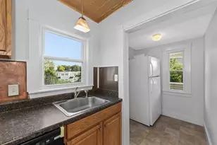 9 Kingman Rd, Somerville, MA 02143 - Photo 5