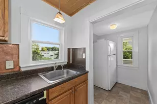 9 Kingman Rd, Somerville, MA 02143 - Photo 5