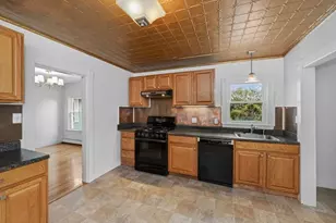 9 Kingman Rd, Somerville, MA 02143 - Photo 3