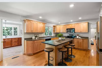 107 Rowe Street #107, Newton, MA 02465 - Photo 9