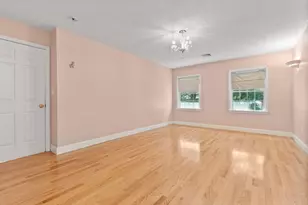 107 Rowe St, Newton, MA 02465 - Photo 25