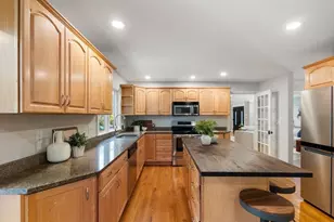 107 Rowe St, Newton, MA 02465 - Photo 11