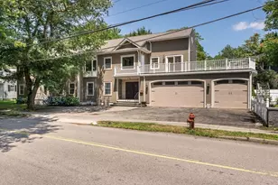 107 Rowe St, Newton, MA 02465 - Photo 3