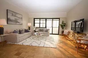 2 Hawthorne Pl, Boston, MA 02114 - Photo 3