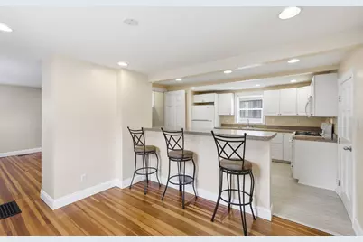 98 Grove St, Melrose, MA 02176 - Photo 9