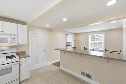 98 Grove St, Melrose, MA 02176 - Photo 11