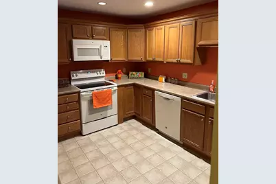 7 Crescent Way #312, Sturbridge, MA 01518 - Photo 3