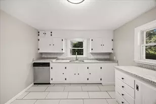 66 Davis St, Taunton, MA 02780 - Photo 9
