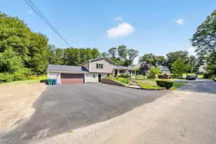 14 Clarence St, Billerica, MA 01821 - Photo 3