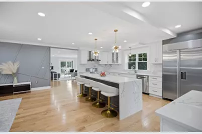 19 Manhattan Ter, Newton, MA 02465 - Photo 7