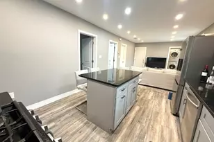 14 Vermont Ave, Somerville, MA 02145 - Photo 3