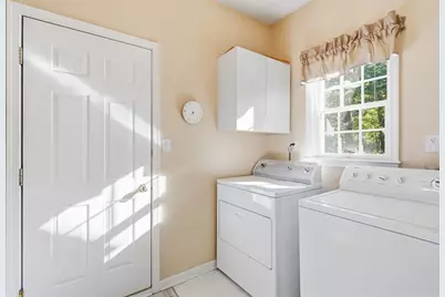 12 Chestnut Ln #12, Bedford, MA 01730 - Photo 5
