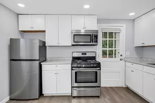 62 Hollis St, Lowell, MA 01852 - Photo 3