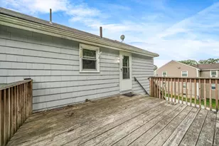 62 Hollis St, Lowell, MA 01852 - Photo 15