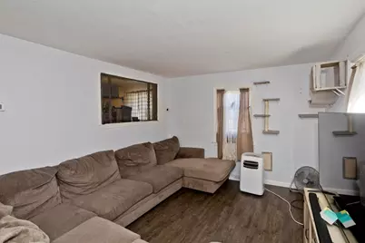 39 Seymour Ave, Springfield, MA 01109 - Photo 7