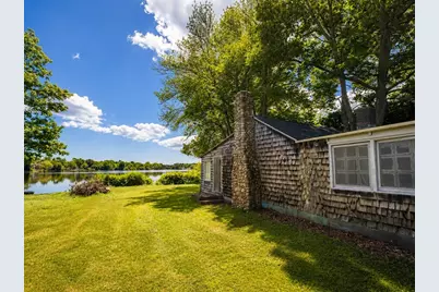 56 Lakeside Ave, Dartmouth, MA 02747 - Photo 5
