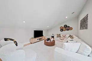 8 Gardner St, Newton, MA 02458 - Photo 23