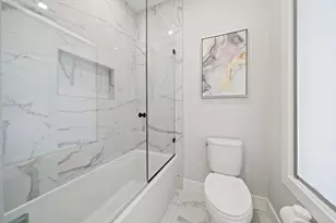 8 Gardner St, Newton, MA 02458 - Photo 21
