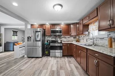 72 Switzer Street, Springfield, MA 01109 - Photo 9