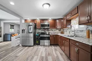 72 Switzer St, Springfield, MA 01109 - Photo 9