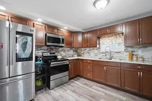 72 Switzer St, Springfield, MA 01109 - Photo 7