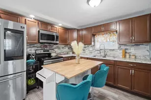 72 Switzer St, Springfield, MA 01109 - Photo 11