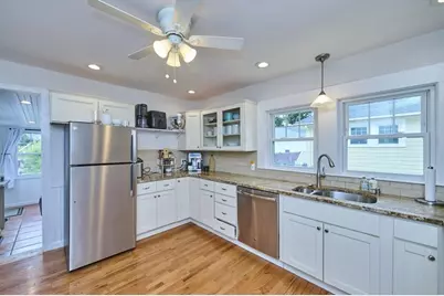 41 Lynde Ave, Melrose, MA 02176 - Photo 5