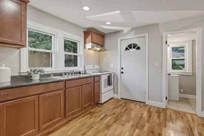 1200 Saint James Ave, Springfield, MA 01104 - Photo 11