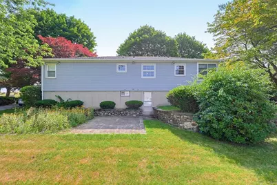 18 Fletcher St, Worcester, MA 01604 - Photo 3