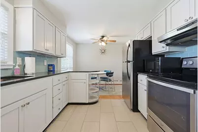 18 Fletcher St, Worcester, MA 01604 - Photo 9