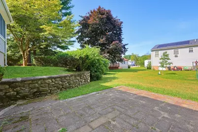 18 Fletcher St, Worcester, MA 01604 - Photo 5