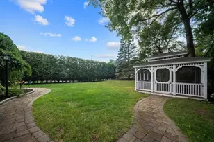 10 Juniper Hill Rd, Waltham, MA 02452 - Photo 37